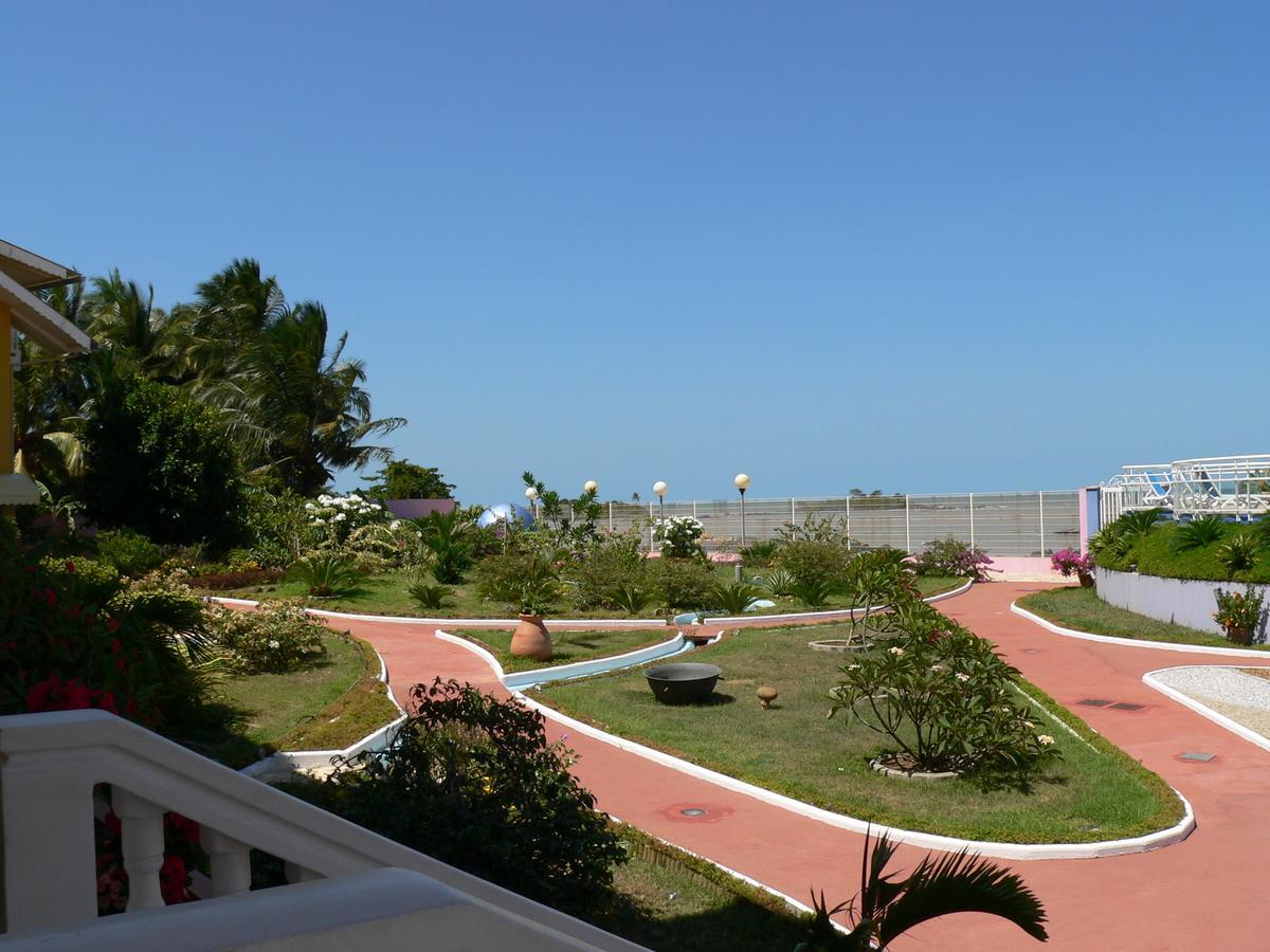 Appart' Hotel Montjoyeux Les Vagues Cayenne Bagian luar foto