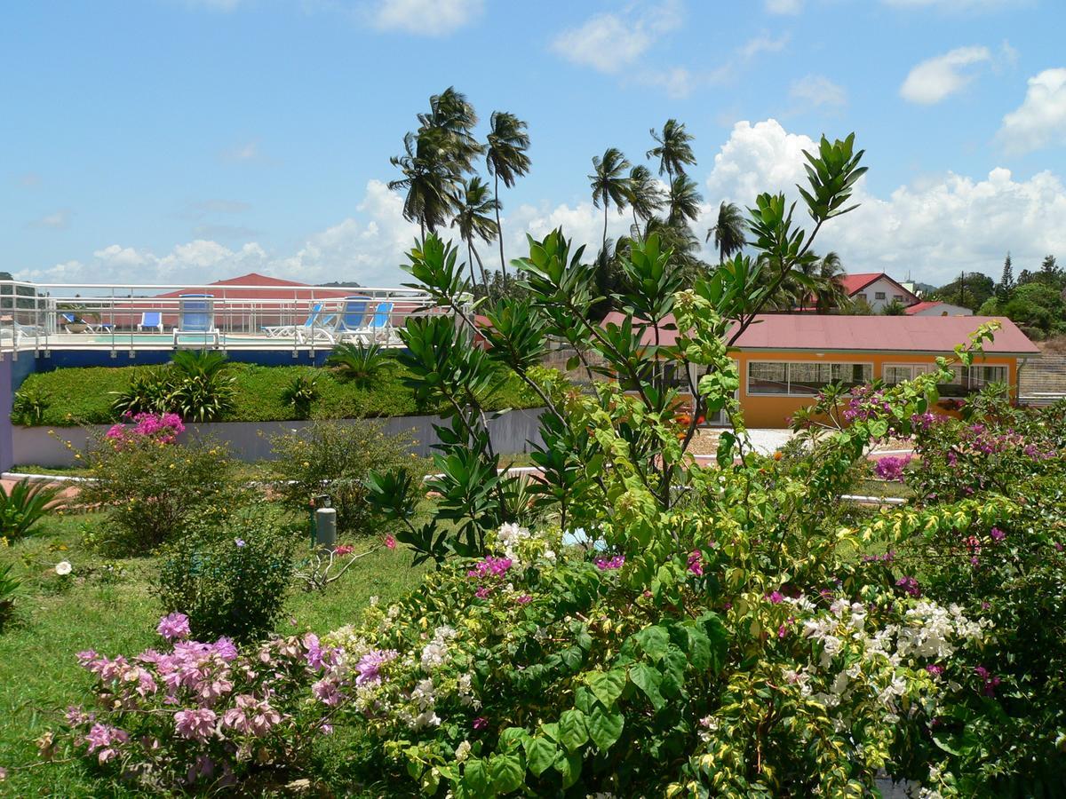 Appart' Hotel Montjoyeux Les Vagues Cayenne Bagian luar foto